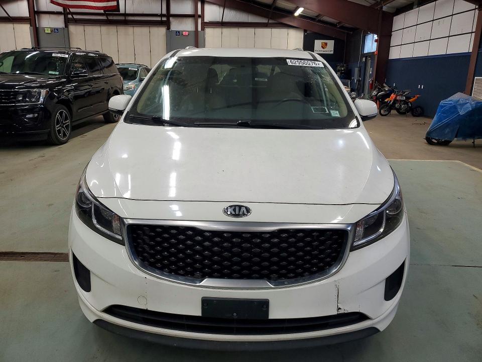 Photo 5 from auction – 2016 KIA SEDONA with VIN KNDMB5C14G6114359