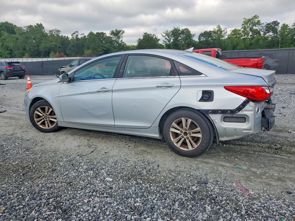 Photo 2 from auction – 2011 HYUNDAI SONATA with VIN 5NPEB4ACXBH005969