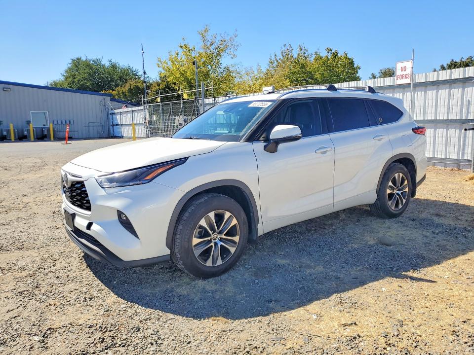 TOYOTA HIGHLANDER 2021 with VIN 5TDHZRAH5MS514513 - Photo from auction