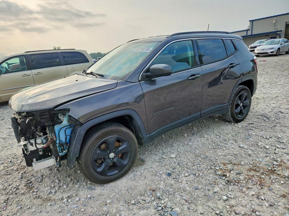 JEEP COMPASS 2019 with VIN 3C4NJDBB0KT850869 - Photo from auction