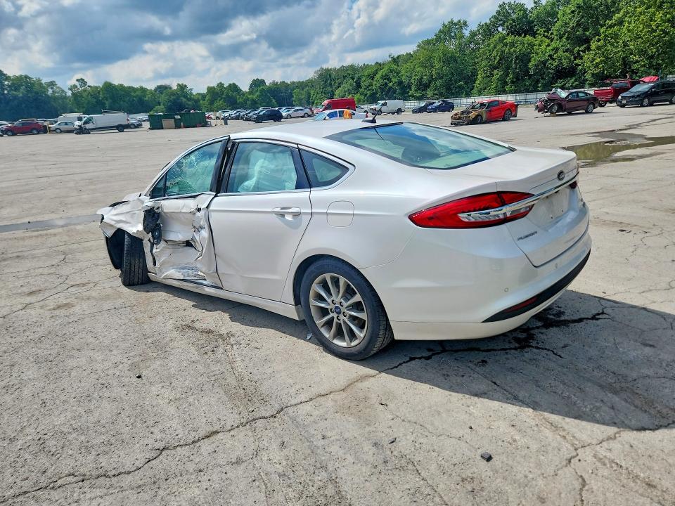 Photo 2 from auction – 2017 FORD FUSION with VIN 3FA6P0HD7HR251015