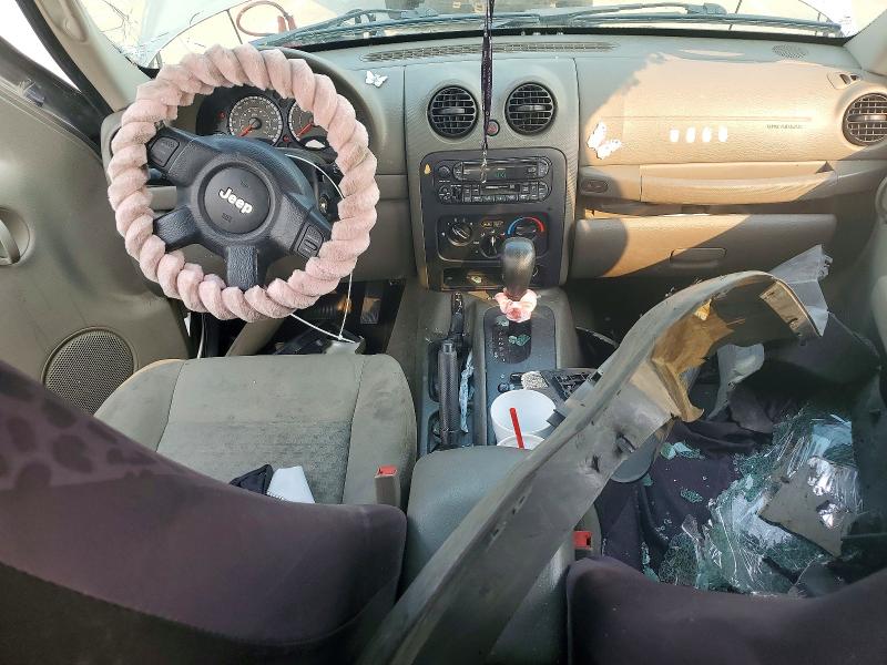 Photo 8 from auction – 2005 JEEP LIBERTY with VIN 1J4GL48K95W677419