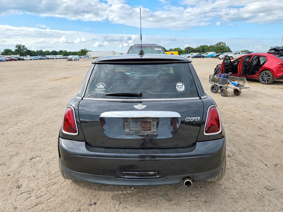 Photo 6 from auction – 2011 MINI COOPER with VIN WMWSU3C52BT098193
