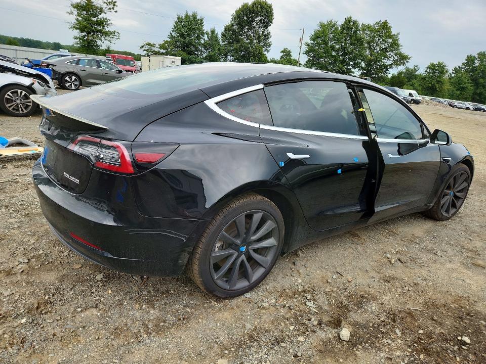 Foto 3 de la subasta – 2020 TESLA MODEL 3 con VIN 5YJ3E1EC2LF627036