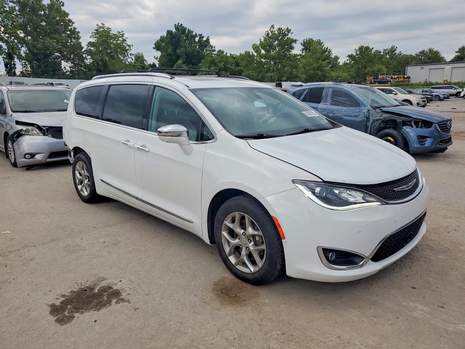 Photo 4 from auction – 2017 CHRYSLER PACIFICA with VIN 2C4RC1GG7HR620336