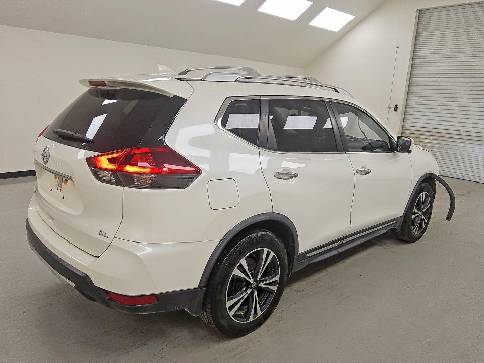 Photo 3 from auction – 2018 NISSAN ROGUE with VIN JN8AT2MTXJW459406
