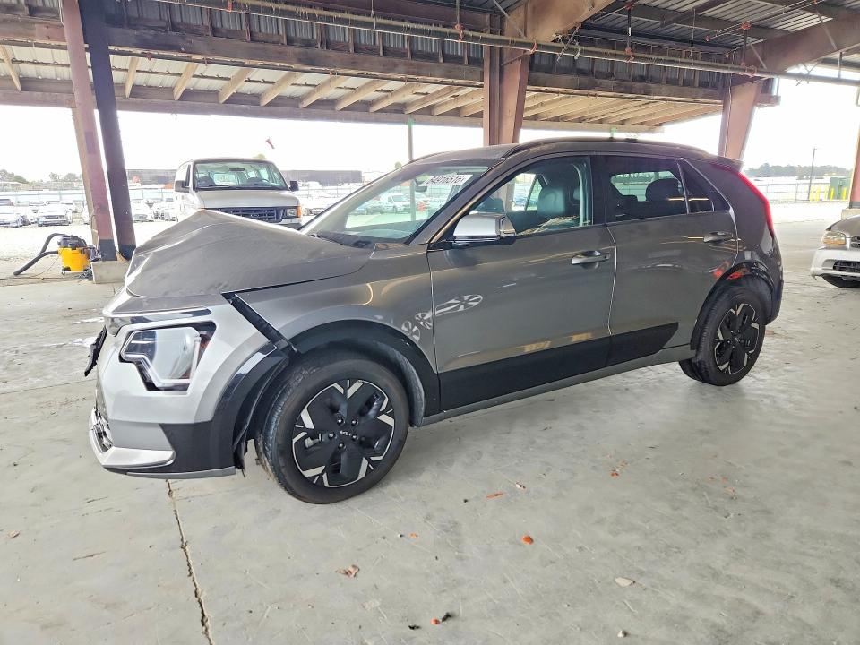 KIA NIRO 2023 with VIN KNDCR3L13P5028882 - Photo from auction