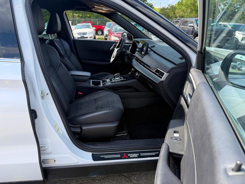Photo 5 from auction – 2023 MITSUBISHI OUTLANDER with VIN JA4J4UA87PZ039902