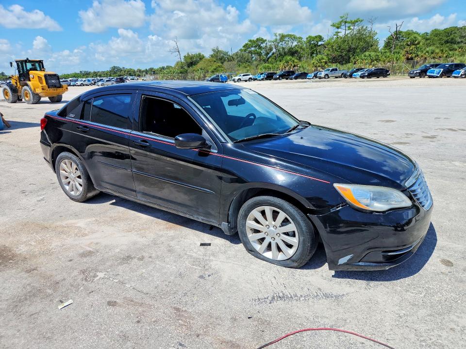 Photo 4 from auction – 2013 CHRYSLER 200 with VIN 1C3CCBBG6DN746864