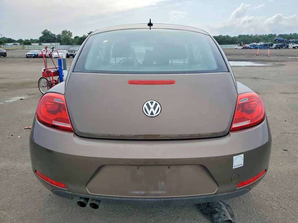 Photo 6 from auction – 2012 VOLKSWAGEN BEETLE with VIN 3VWJP7AT2CM665529