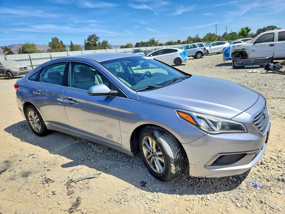 Photo 4 from auction – 2016 HYUNDAI SONATA with VIN 5NPE24AF5GH269358