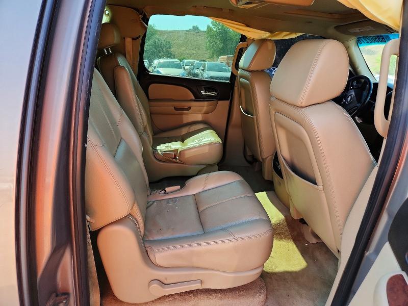 Photo 11 from auction – 2007 CHEVROLET SUBURBAN with VIN 1GNFK16357J221231