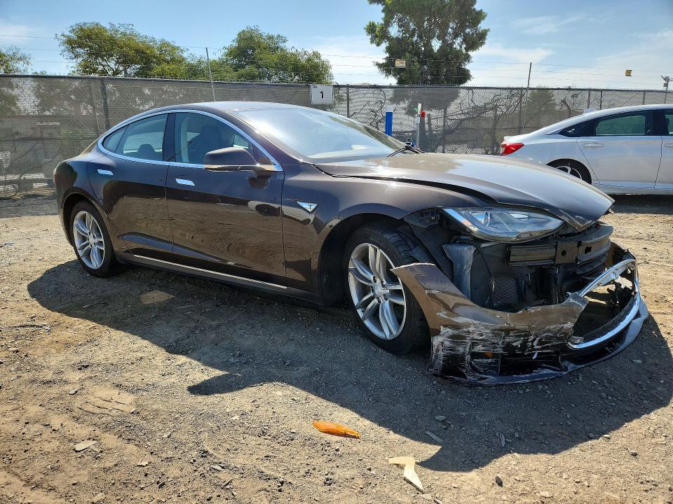 Photo 4 from auction – 2013 TESLA MODEL S with VIN 5YJSA1CG7DFP19578