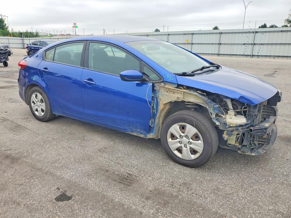 Photo 4 from auction – 2017 KIA FORTE with VIN 3KPFK4A73HE006496