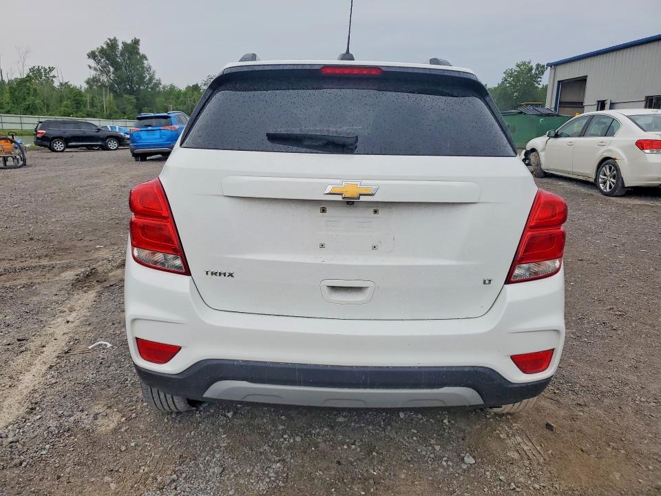 Photo 6 from auction – 2018 CHEVROLET TRAX with VIN KL7CJLSB3JB641298