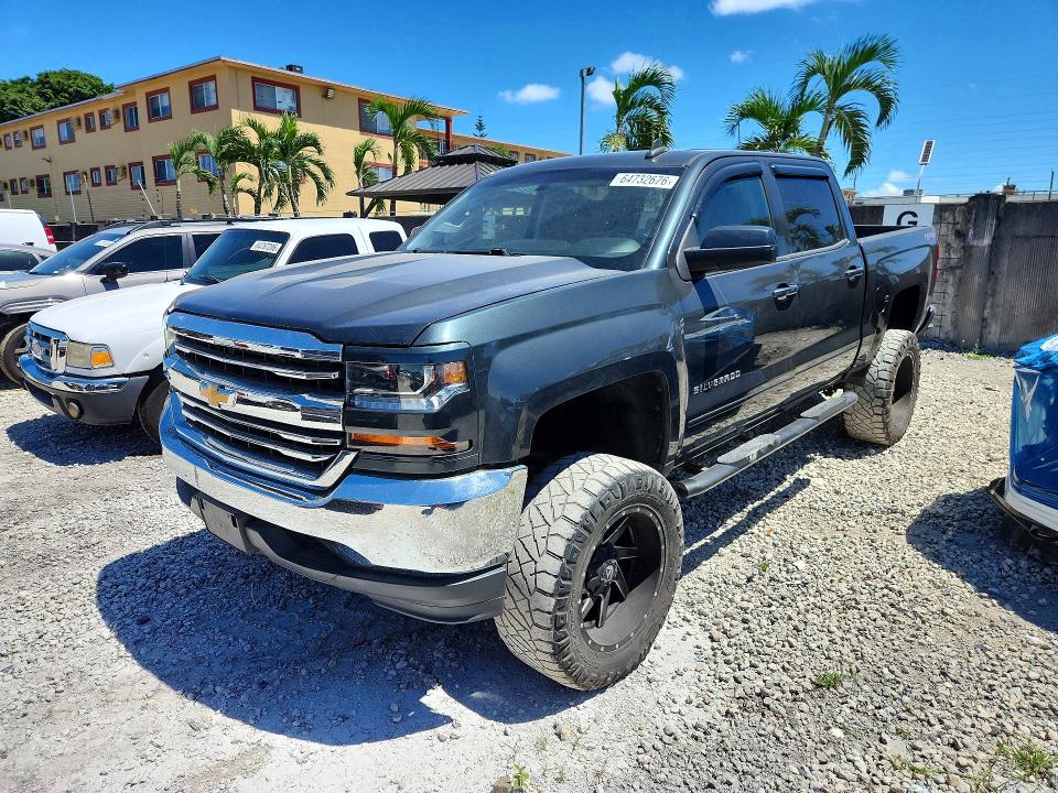 CHEVROLET SILVERADO 2018 with VIN 3GCUKREC6JG157872 - Photo from auction
