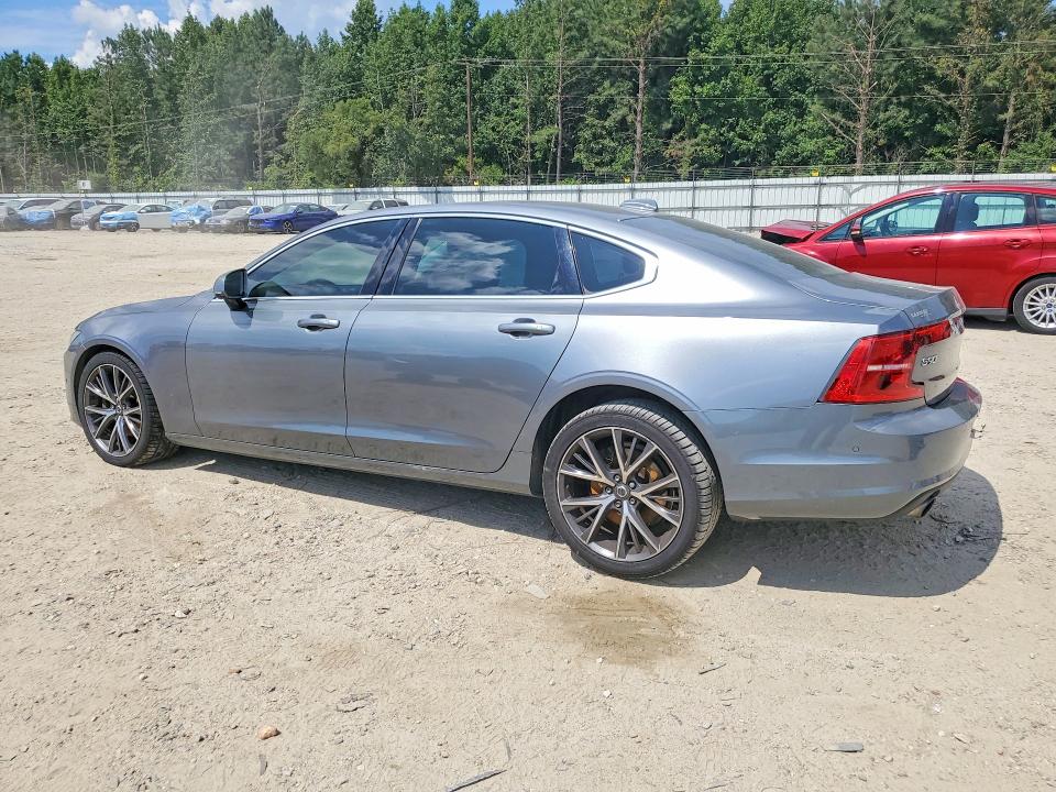 Photo 2 from auction – 2018 VOLVO S90 with VIN LVY982AK1JP033103