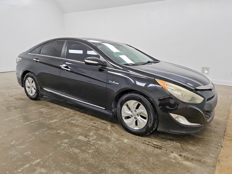Photo 4 from auction – 2015 HYUNDAI SONATA HYBRID with VIN KMHEC4A48FA134792