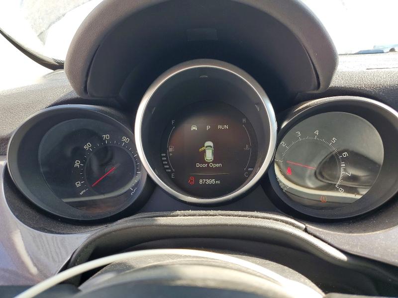 Photo 9 from auction – 2017 FIAT 500X with VIN ZFBCFXDB0HP518826