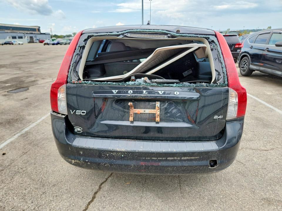 Photo 6 from auction – 2010 VOLVO V50 with VIN YV1382MW1A2571576