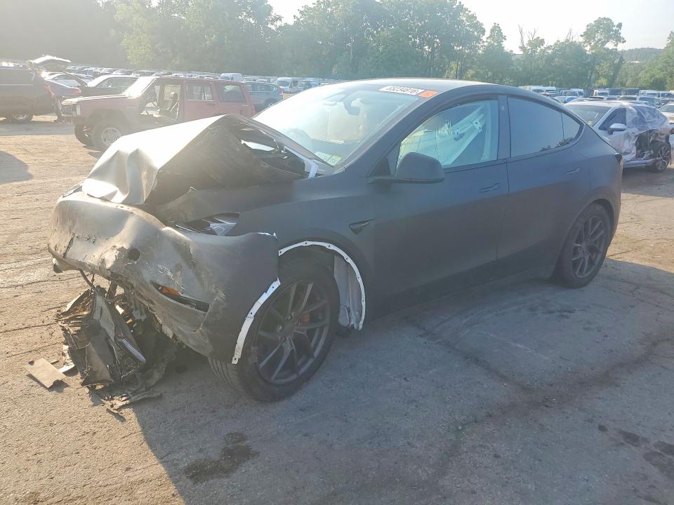 TESLA MODEL Y 2022 with VIN 7SAYGDEF7NF486966 - Photo from auction