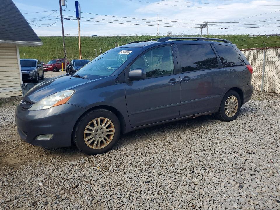TOYOTA SIENNA 2009 with VIN 5TDZK22C99S227749 - Photo from auction