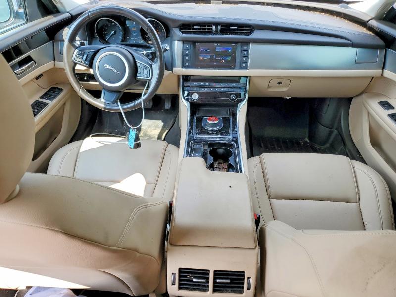 Photo 8 from auction – 2017 JAGUAR XF with VIN SAJBJ4BV7HCY46840