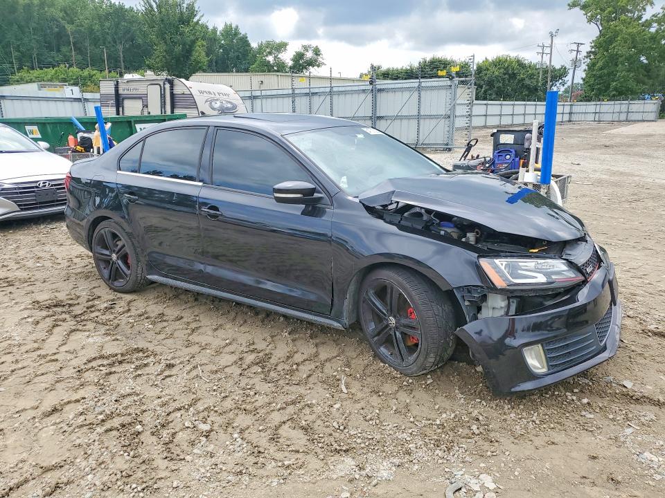 Photo 4 from auction – 2015 VOLKSWAGEN JETTA with VIN 3VW4T7AJ5FM273379