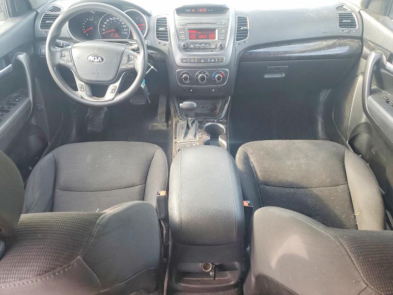 Photo 8 from auction – 2015 KIA SORENTO with VIN 5XYKTCA69FG619574