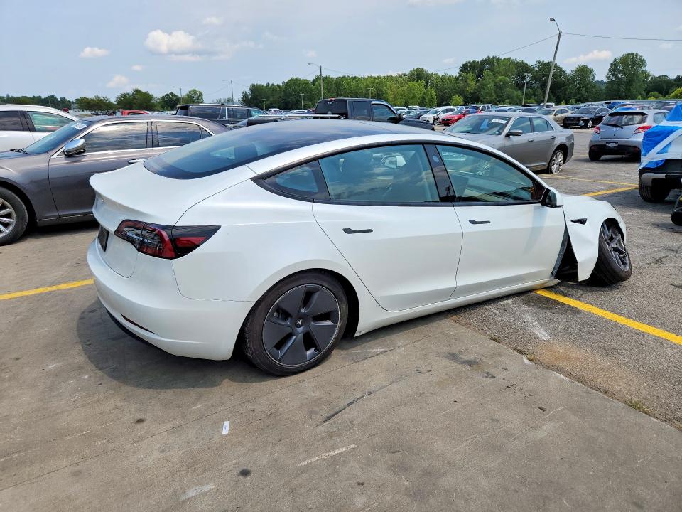 صورة رقم 3 من المزاد - 2023 TESLA MODEL 3 مع VIN 5YJ3E1EA9PF607550