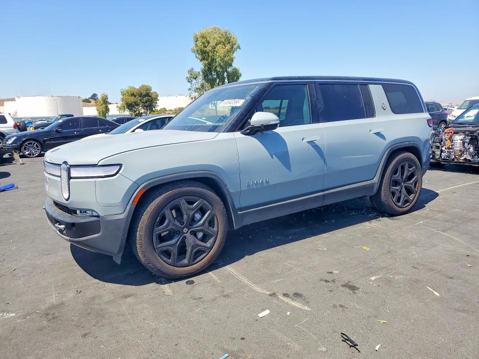 RIVIAN R1S 2023 with VIN 7PDSGBBA2PN016650 - Photo from auction
