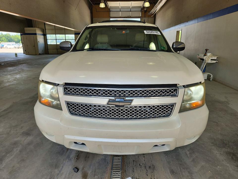 Photo 5 from auction – 2008 CHEVROLET SUBURBAN with VIN 1GNFK16328R208486