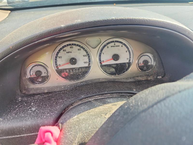 Photo 9 from auction – 2005 SATURN RELAY with VIN 5GZDV23L35D155127