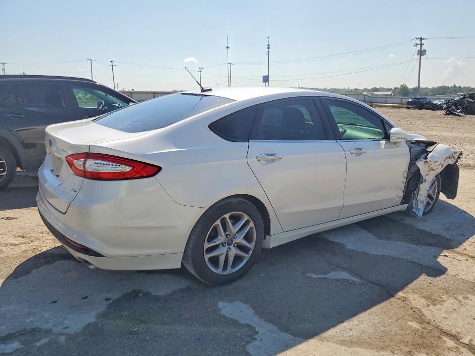Photo 3 from auction – 2013 FORD FUSION with VIN 3FA6P0H75DR213464