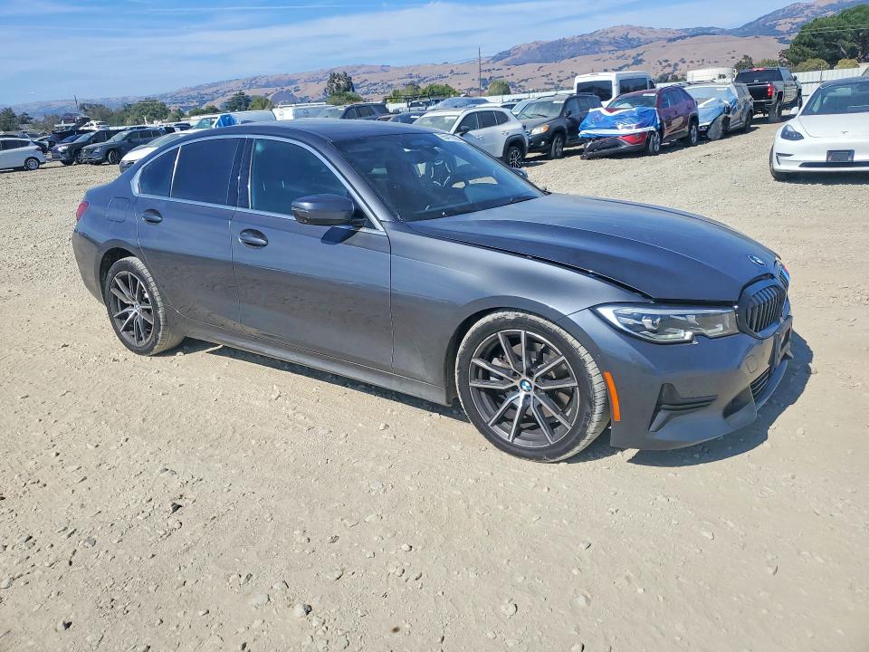 Photo 4 from auction – 2021 BMW 330XE with VIN 3MW5P9J02M8B89392