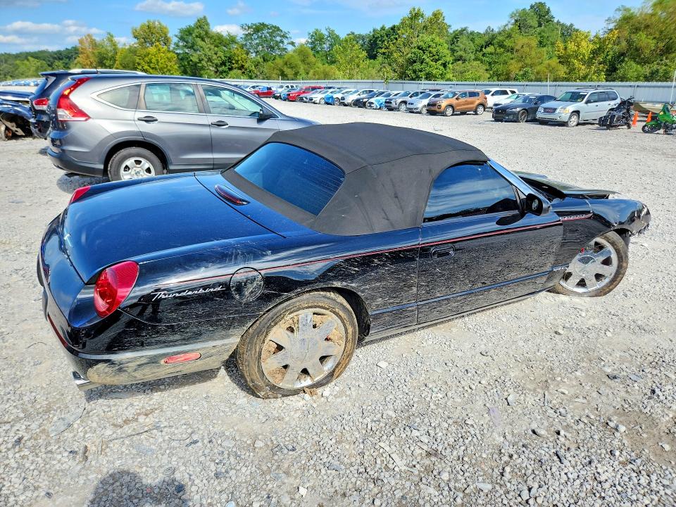 Photo 3 from auction – 2002 FORD THUNDERBIRD with VIN 1FAHP60A62Y123161