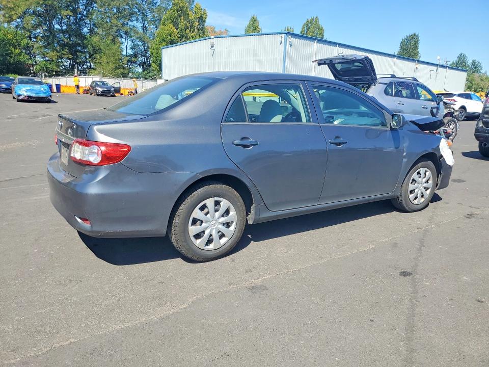 Photo 3 from auction – 2013 TOYOTA COROLLA with VIN 2T1BU4EE1DC971951