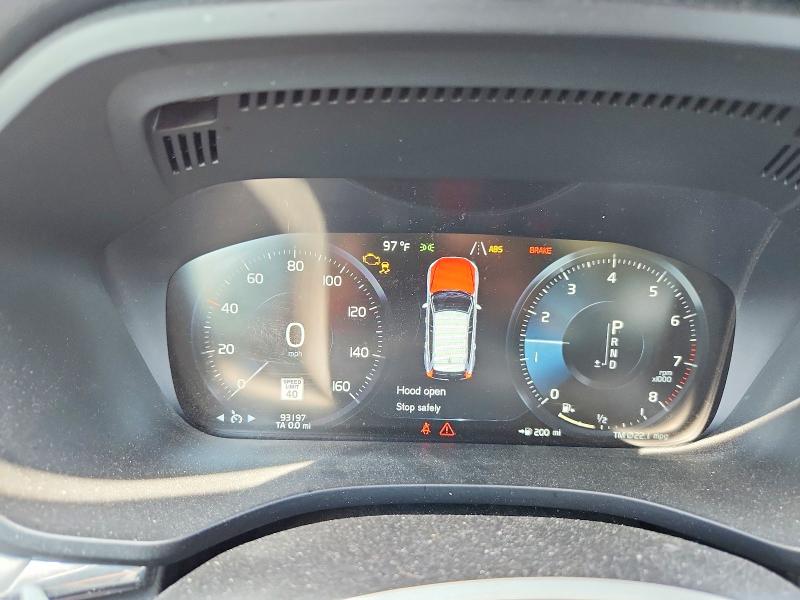 Photo 9 from auction – 2019 VOLVO XC60 with VIN LYV102RK4KB184224