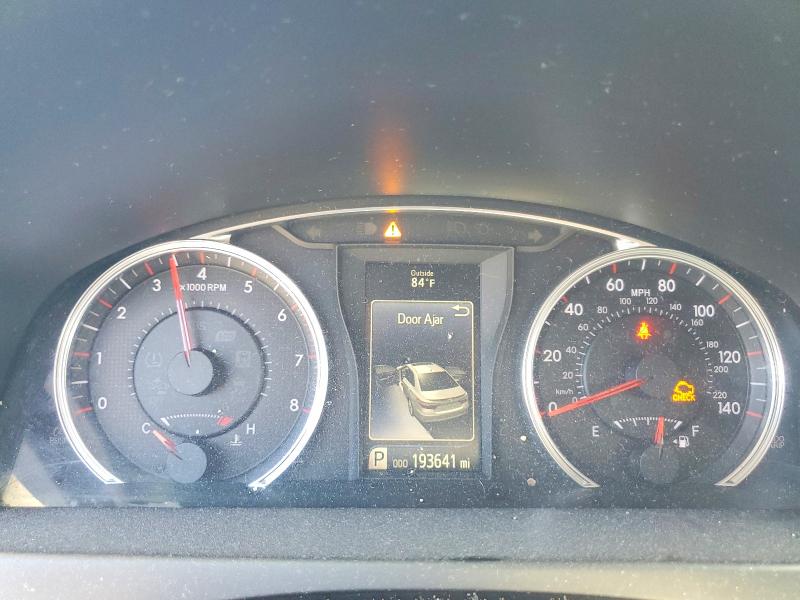 Photo 9 from auction – 2017 TOYOTA CAMRY with VIN 4T1BF1FK9HU735324