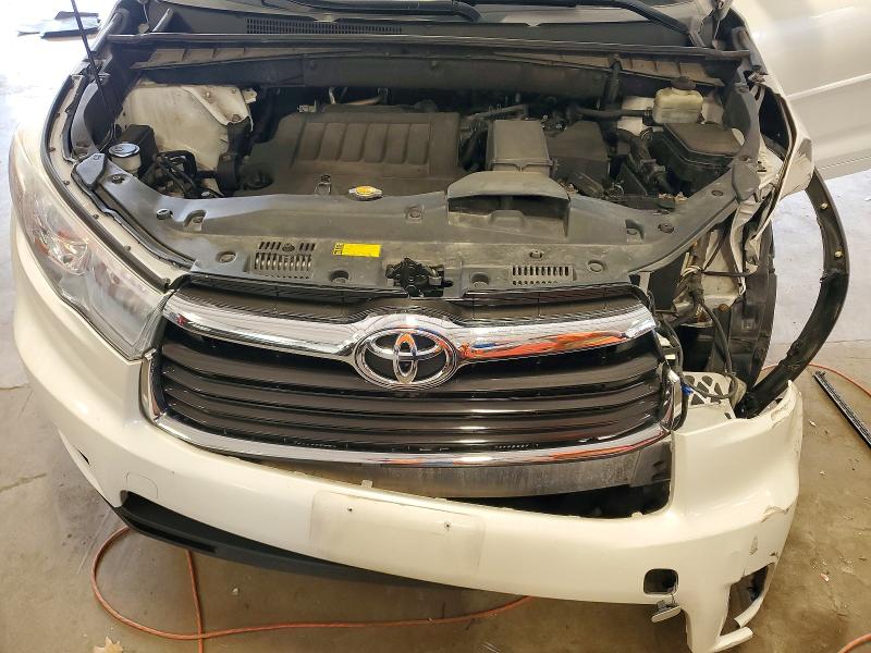 Photo 12 from auction – 2015 TOYOTA HIGHLANDER with VIN 5TDDKRFH1FS182567