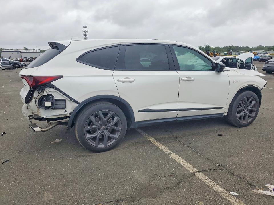 Photo 3 from auction – 2023 ACURA MDX with VIN 5J8YE1H0XPL017574