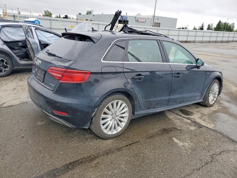 Photo 3 from auction – 2017 AUDI A3 with VIN WAUTPBFFXHA044073
