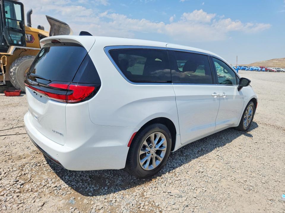 Photo 3 from auction – 2026 CHRYSLER PACIFICA with VIN 2C4RC1GG5TR189987