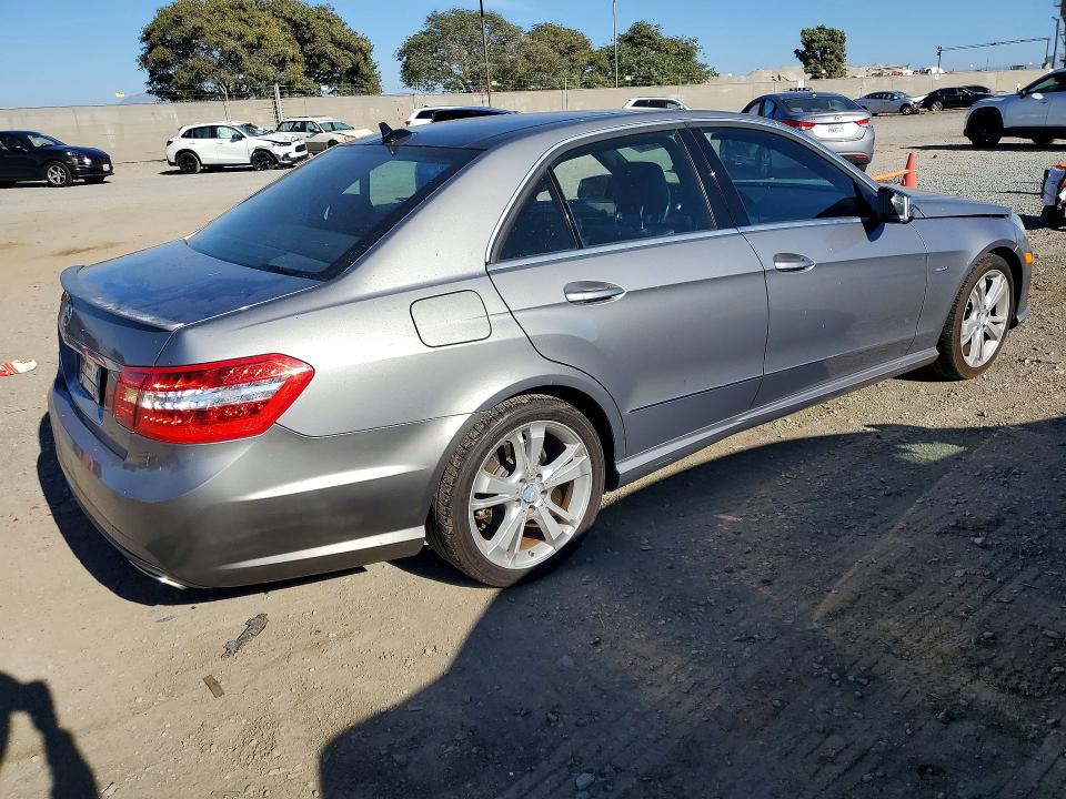 Снимка 3 от търг – 2012 MERCEDES-BENZ E с VIN WDDHF5KB8CA525762