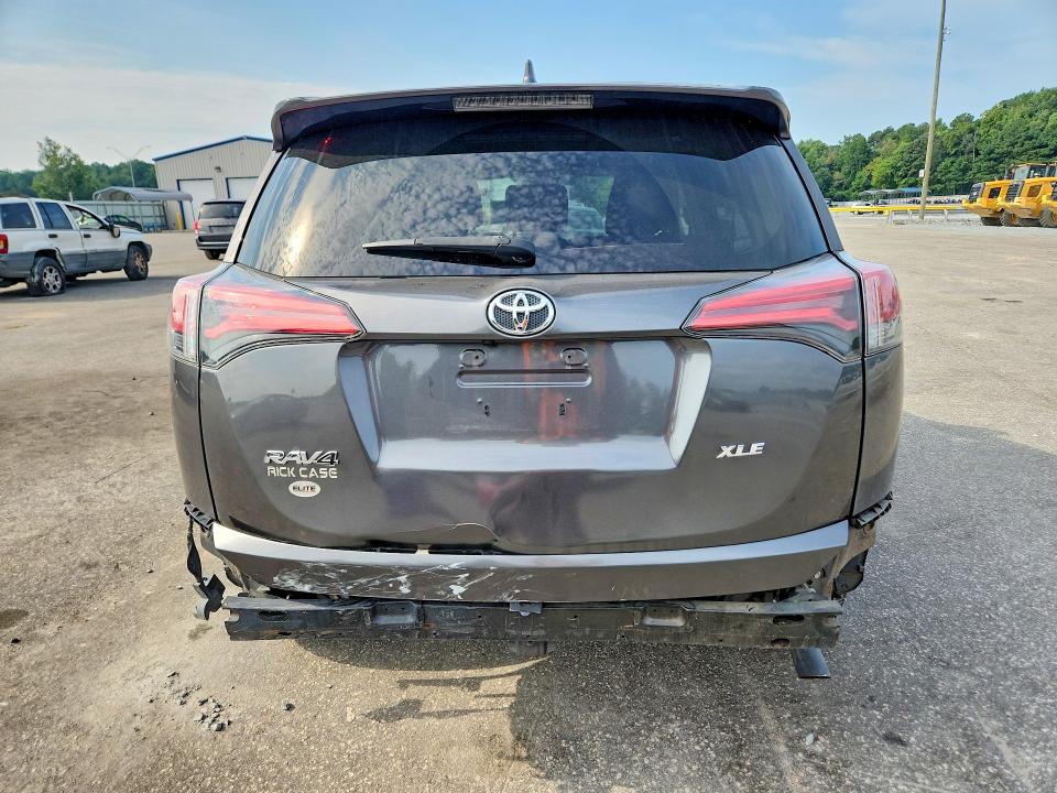 Photo 6 from auction – 2018 TOYOTA RAV4 with VIN 2T3WFREV1JW477812