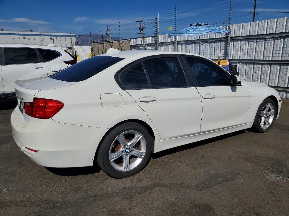 Photo 3 from auction – 2012 BMW 328 with VIN WBA3A5G50CNN65782