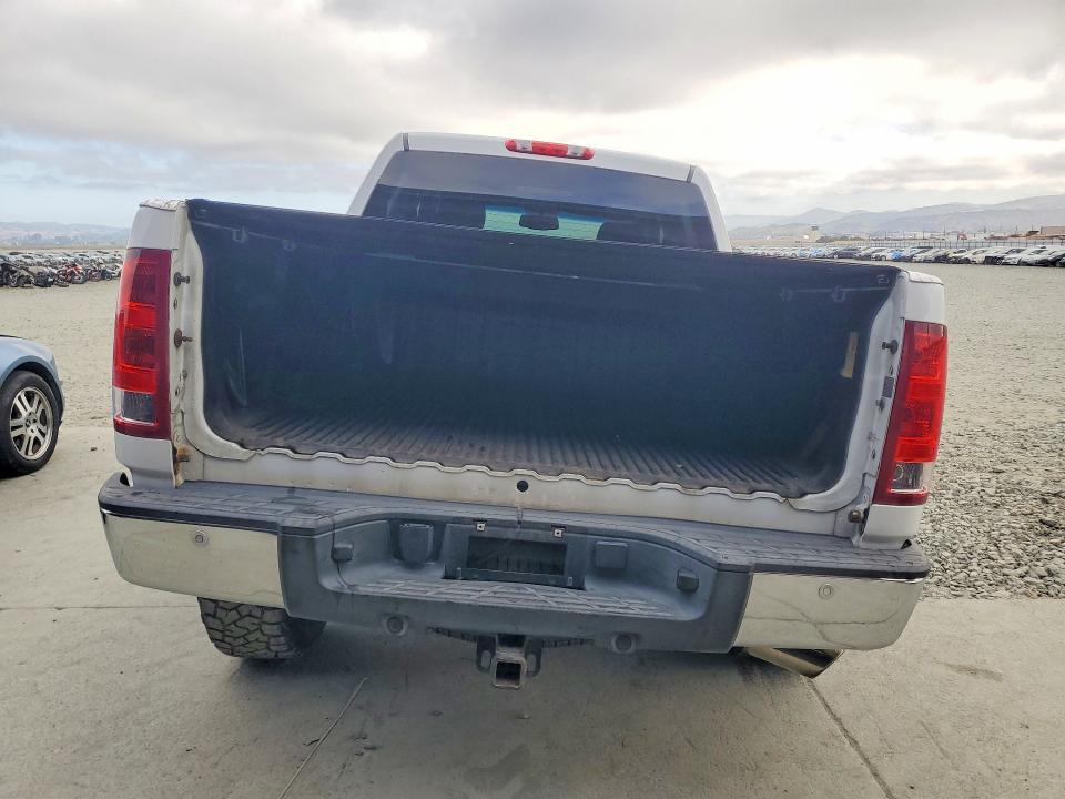 Photo 6 from auction – 2013 GMC SIERRA with VIN 3GTP2WE75DG354051