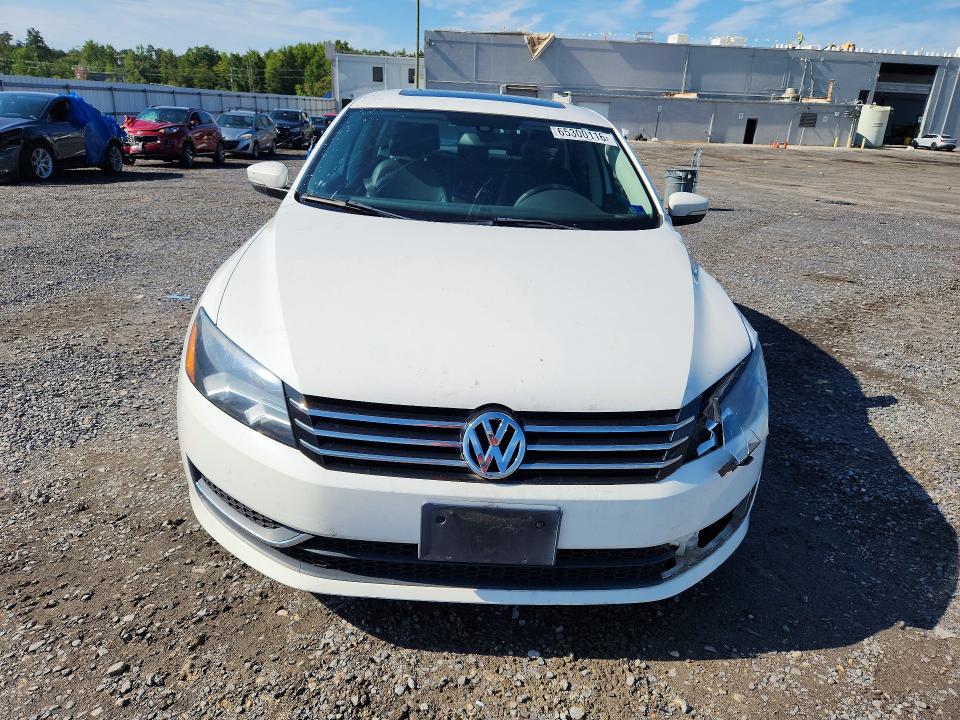 Photo 5 from auction – 2014 VOLKSWAGEN PASSAT with VIN 1VWBP7A35EC010578