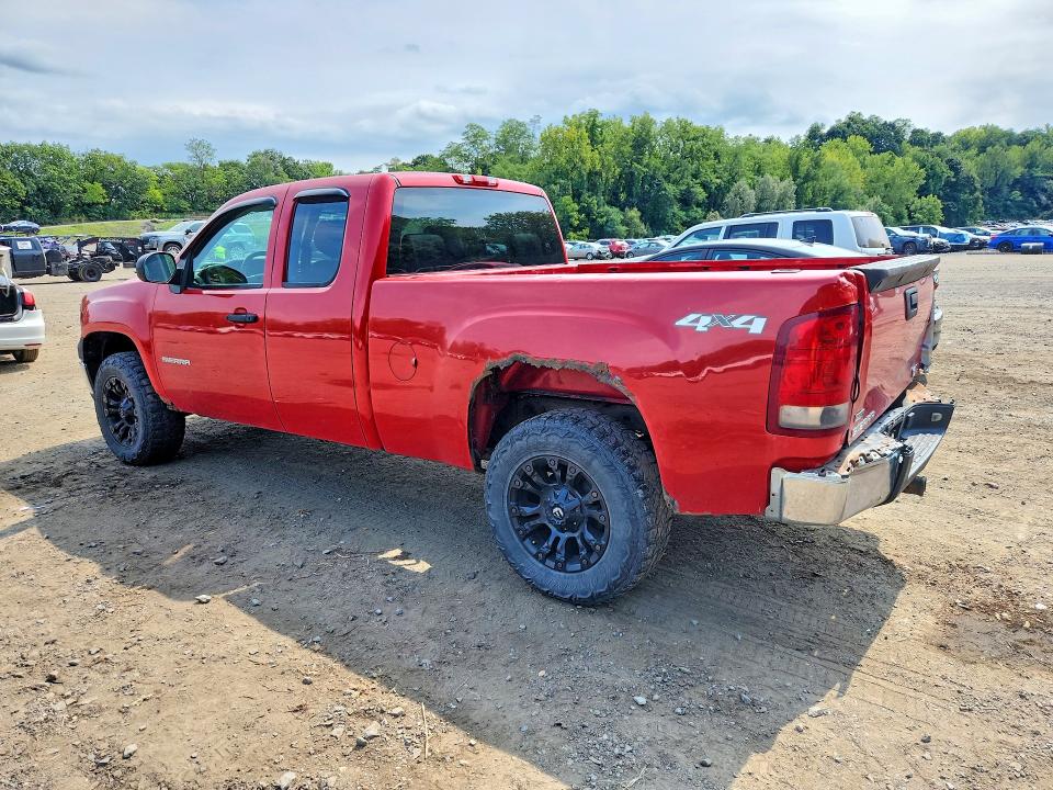 Photo 2 from auction – 2011 GMC SIERRA with VIN 1GTR2TEA6BZ127693