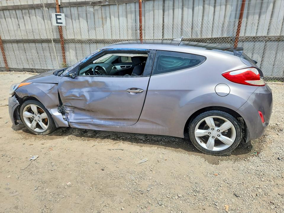 Photo 2 from auction – 2013 HYUNDAI VELOSTER with VIN KMHTC6AD8DU095491